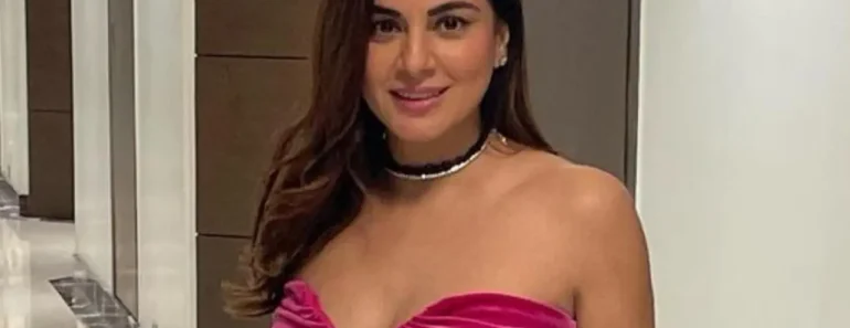 Shraddha Arya Age