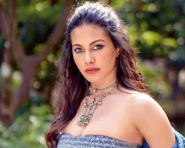 Amyra Dastur Age