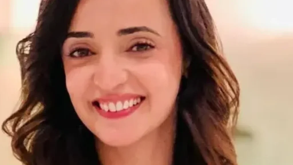 Sanaya Irani Age