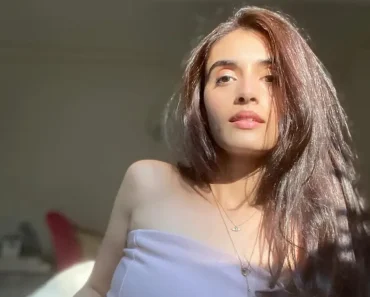 Divyansha Kaushik Age