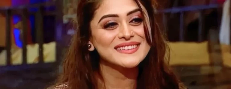 Falaq Naaz Age