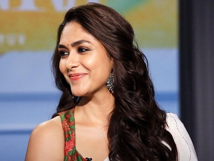 mrunal thakur1