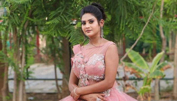 shivani kumari biography