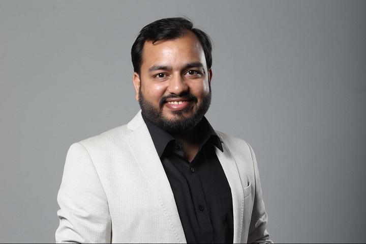 alakh pandey height 1