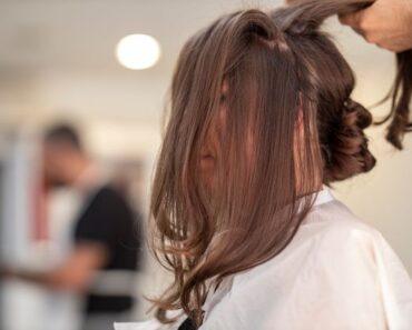 How Beauty Professionals Help Clients Achieve Their Dream Hair